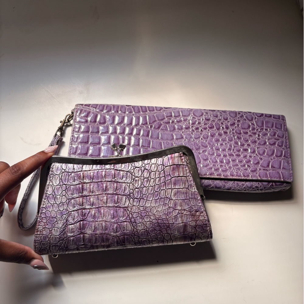 Elegant Purple Crocodile-Embossed Women's Clutch